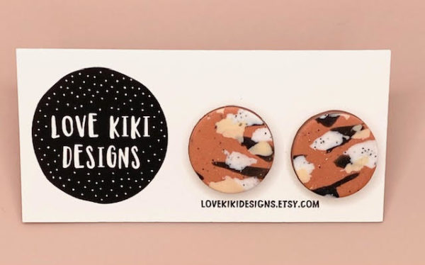 love kiki studs round tiger